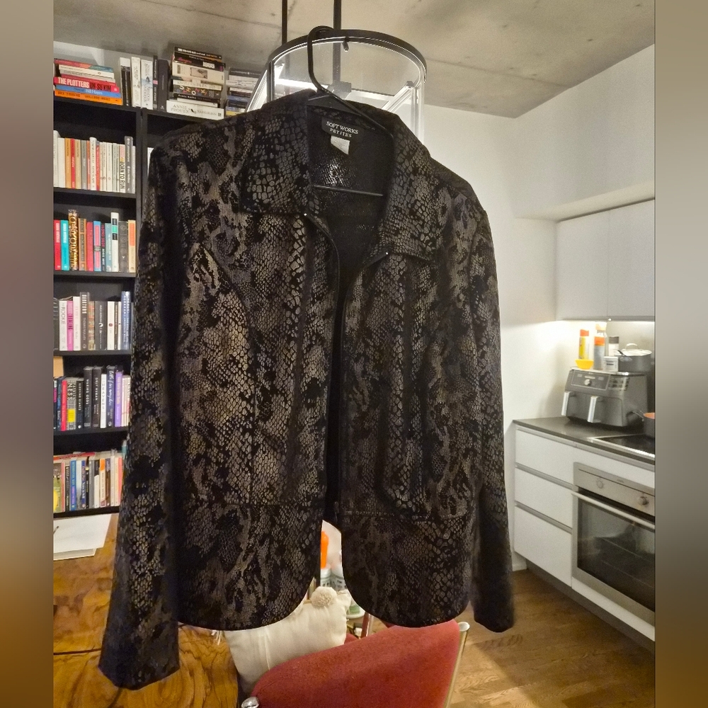 Soft Works Petite Dark Patterned Snake Blazer